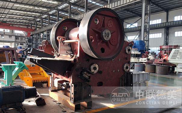 圆锥破碎机拆解图片