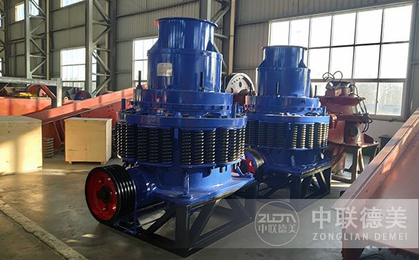 多缸圆锥机怎么调机口