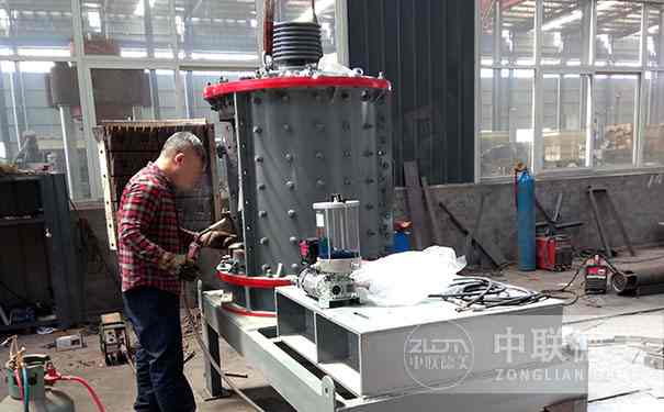 立式板锤式制砂机